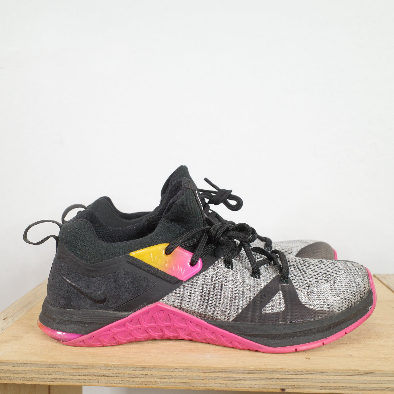 Women's Nike Metcon Flyknit 3 Black Fuchsia Size 9 Training Shoes AR5623-002