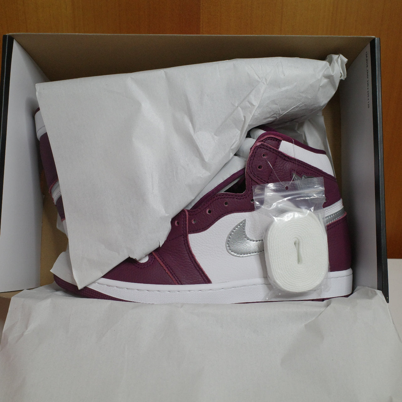 Air Jordan 1 Retro High OG Bordeaux 555088-611 Men Size 10 NEW