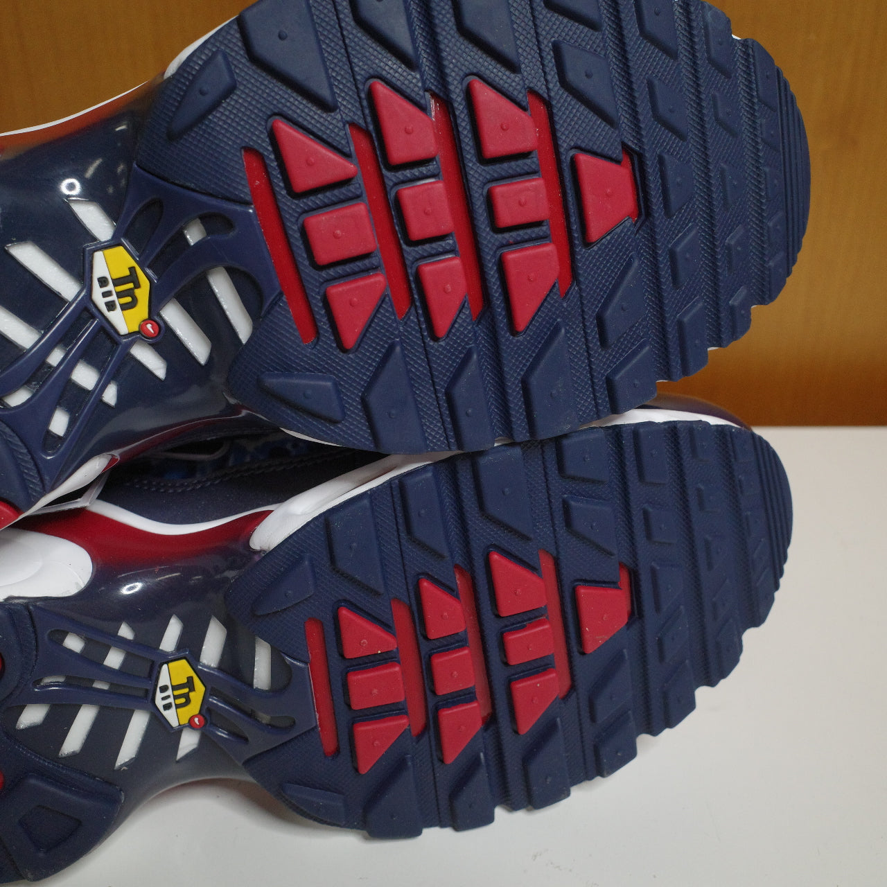 HV2323-400 Nike Air Max Plus Eclair Lightening 2025 US9.5