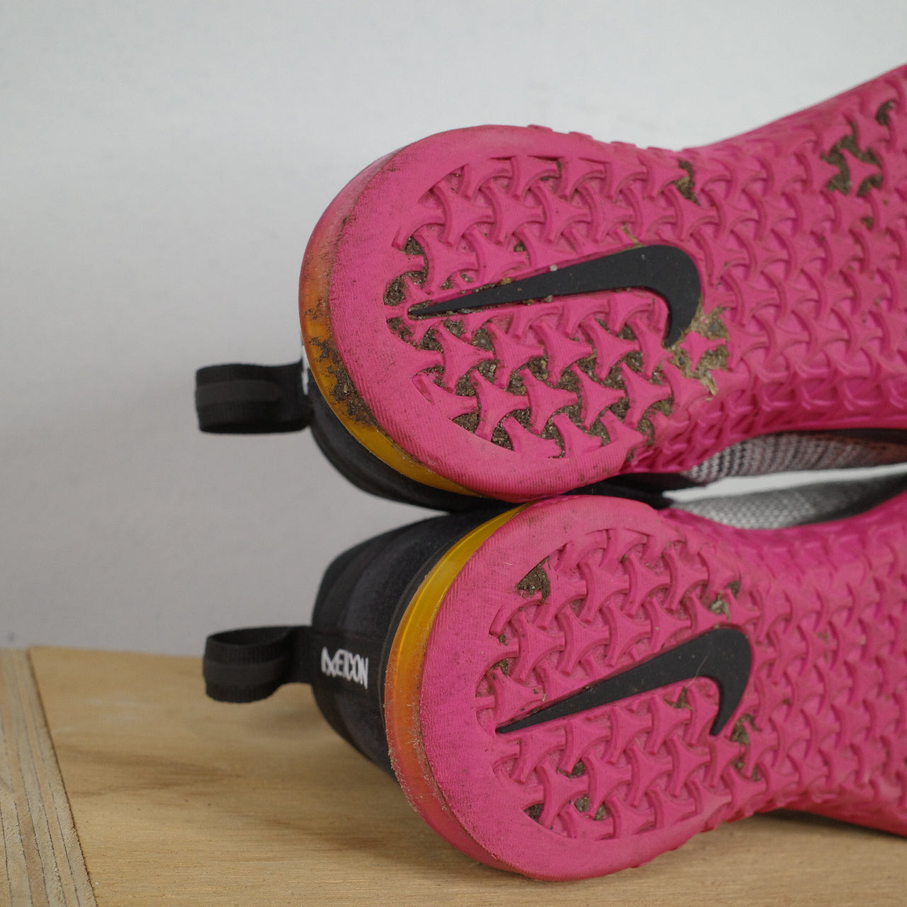 Women's Nike Metcon Flyknit 3 Black Fuchsia Size 9 Training Shoes AR5623-002