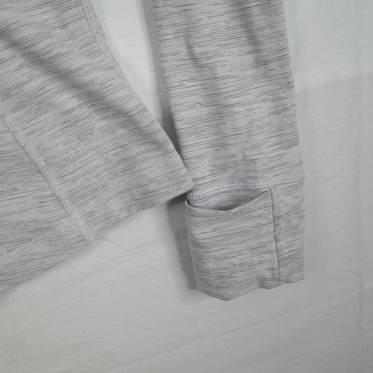 Lululemon Define Gray Quarter Zip Womens Size 0 167/74Y Yoga