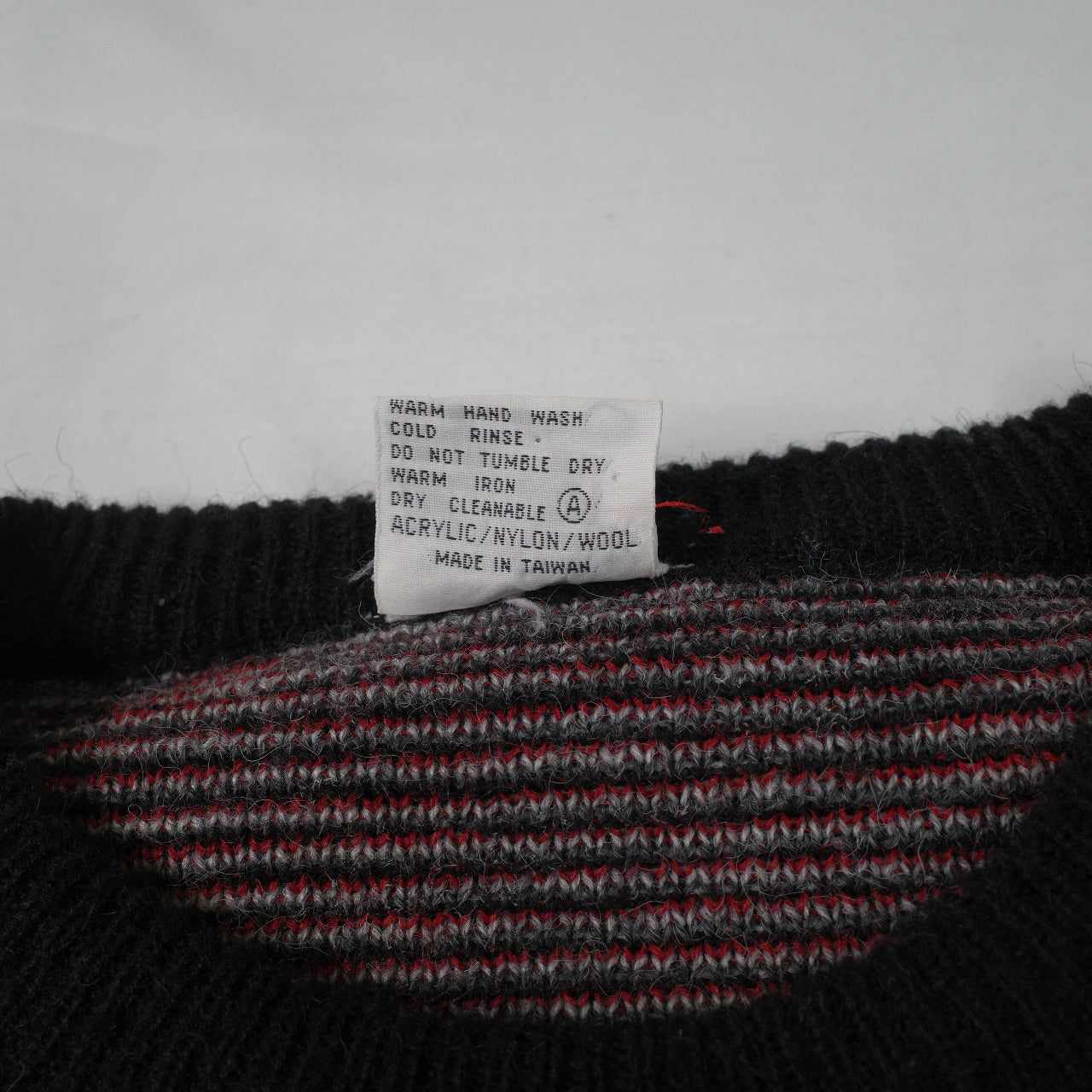 Roger David 1980's Cable Knit Red Grey Mens XL