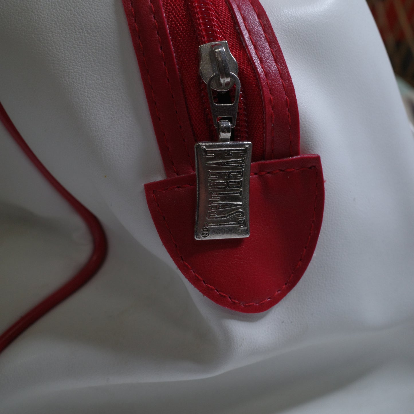 Everlast Duffle Bag Gym Travel Carry Vintage White Red
