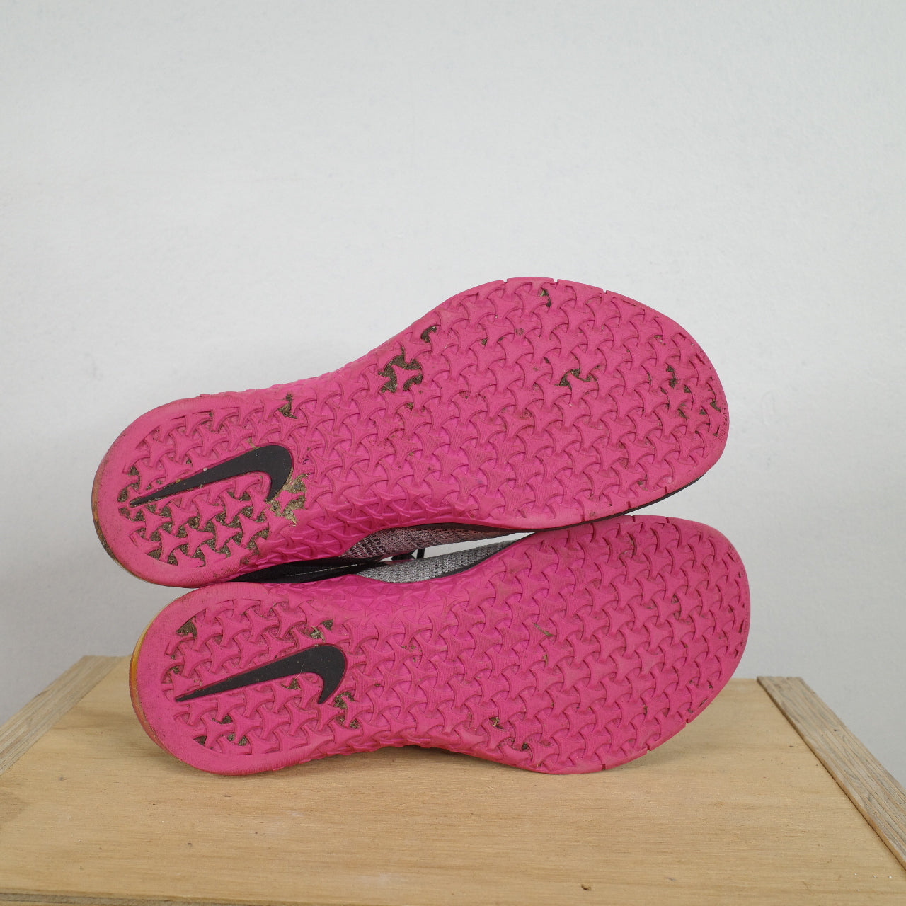Women's Nike Metcon Flyknit 3 Black Fuchsia Size 9 Training Shoes AR5623-002