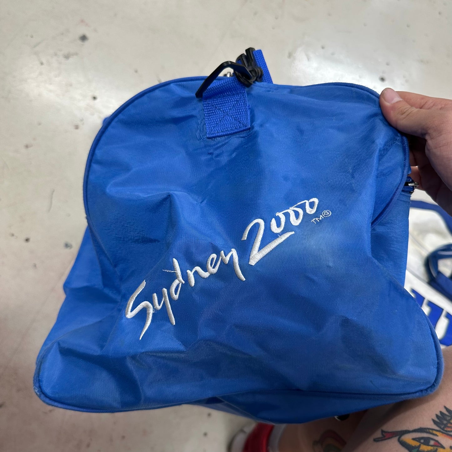 Sydney 2000's Duffle Bag - damaged