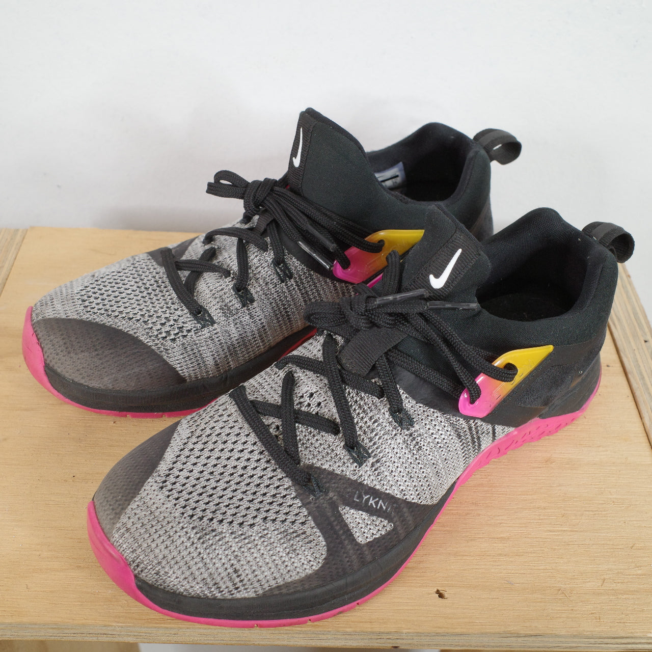 Women's Nike Metcon Flyknit 3 Black Fuchsia Size 9 Training Shoes AR5623-002