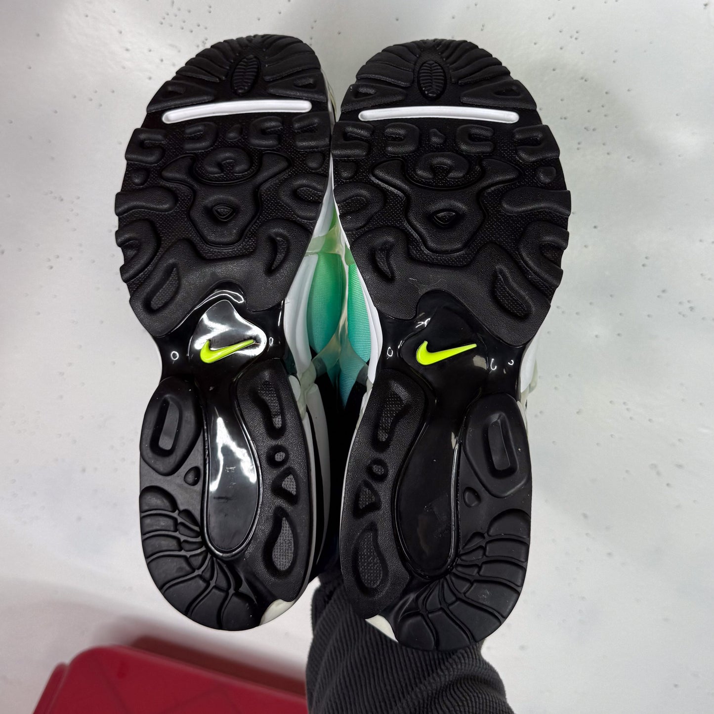 Air Kukuni SE Nike "Lemon Venom" New Men's US10.5