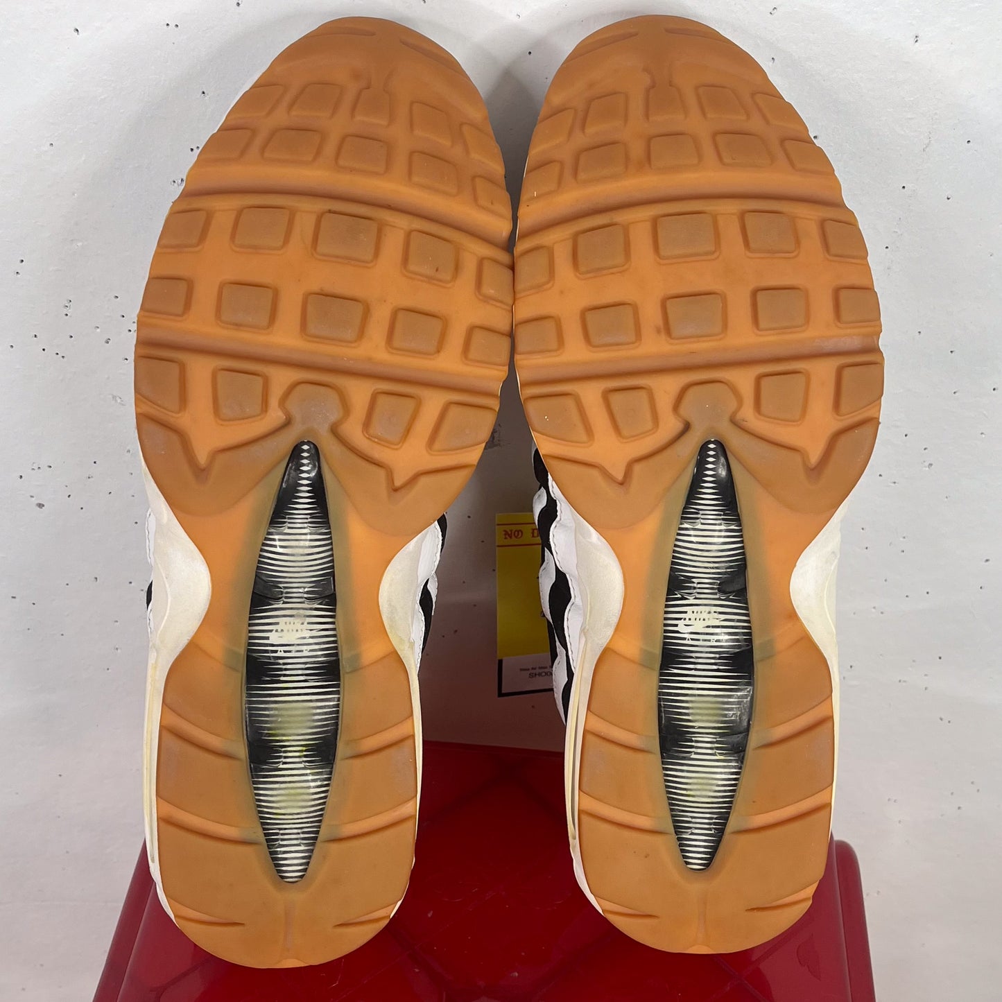 Nike Air Max 95 Juventus Retro 2018 Women's US11 Men's US9.5