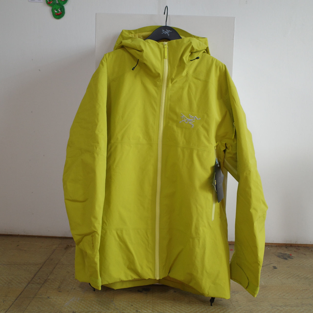 NEW Arc'teryx Sabre Insulated GTX Performance Yellow Lampyre Mens XL Waterproof