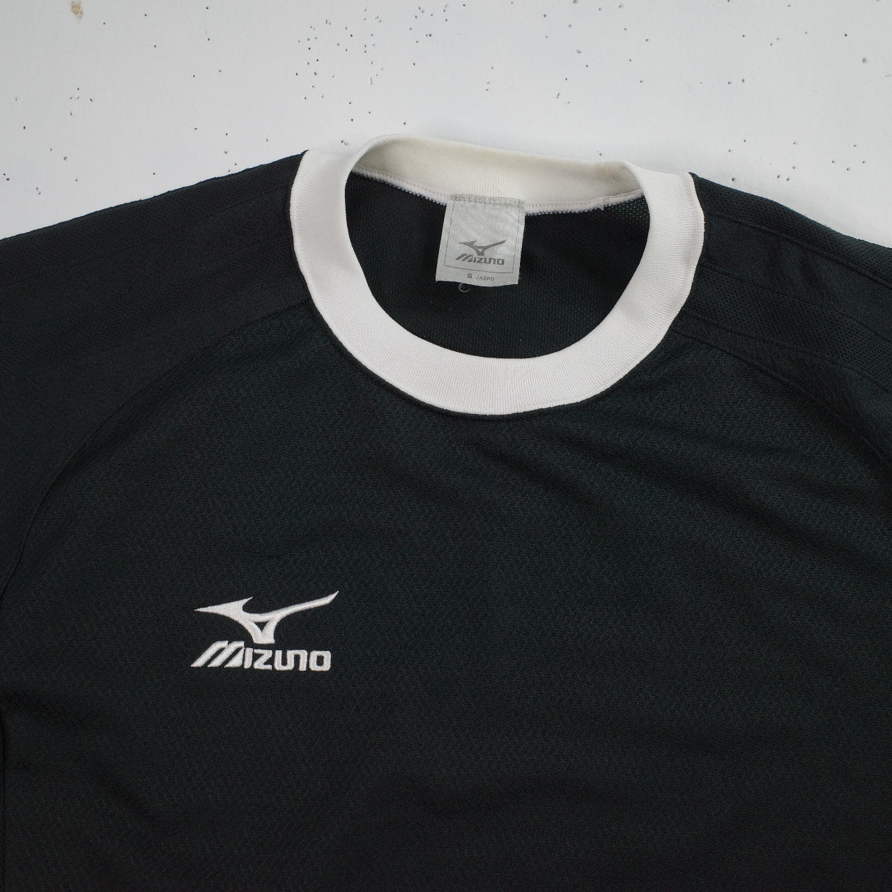 Vintage Mizuno Black Soccer Jersey Black White Ringer Short Sleeve T-Shirt Small