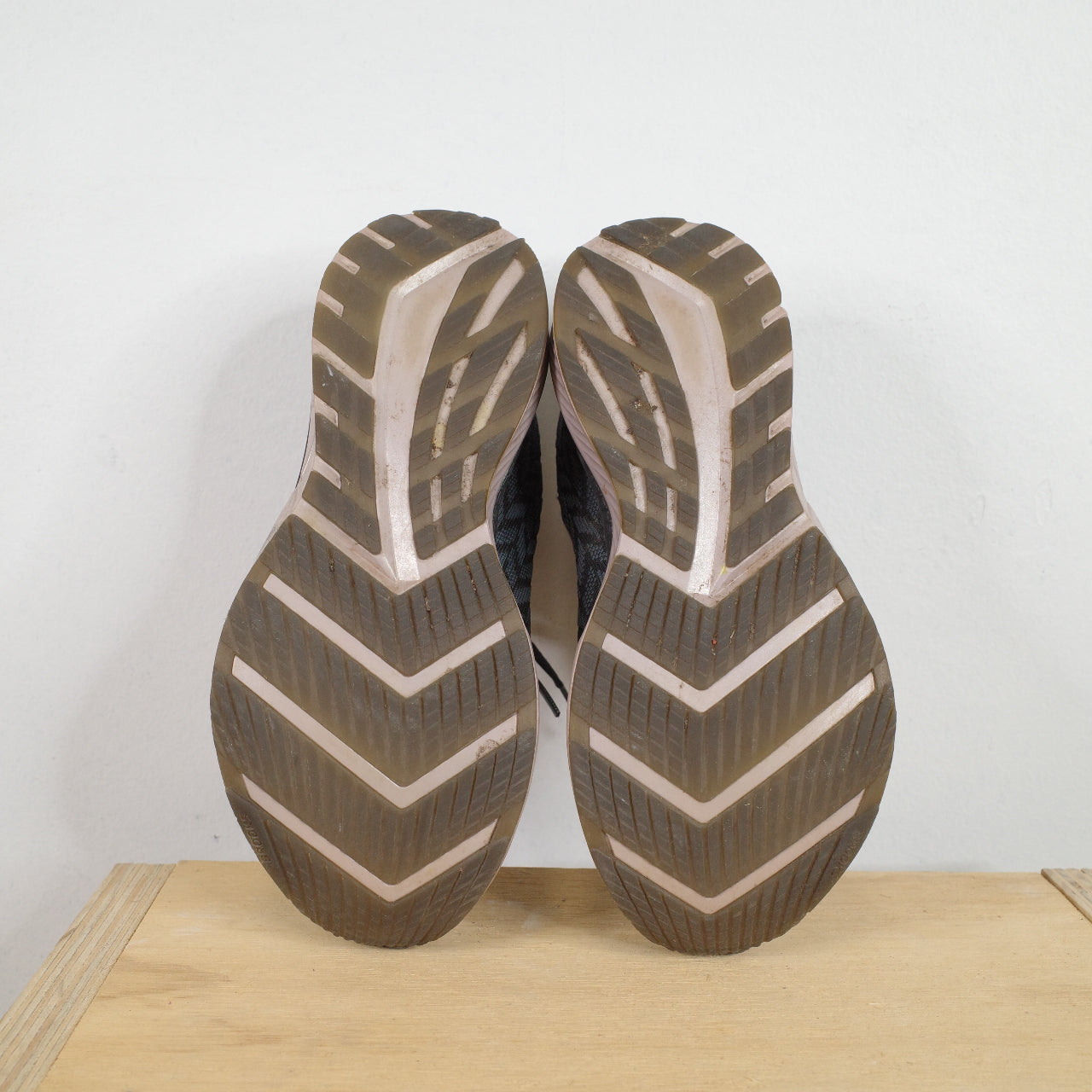 Brooks Bedlam Black Grey Running Sneaker Shoes Womens US7.5 24.5cm