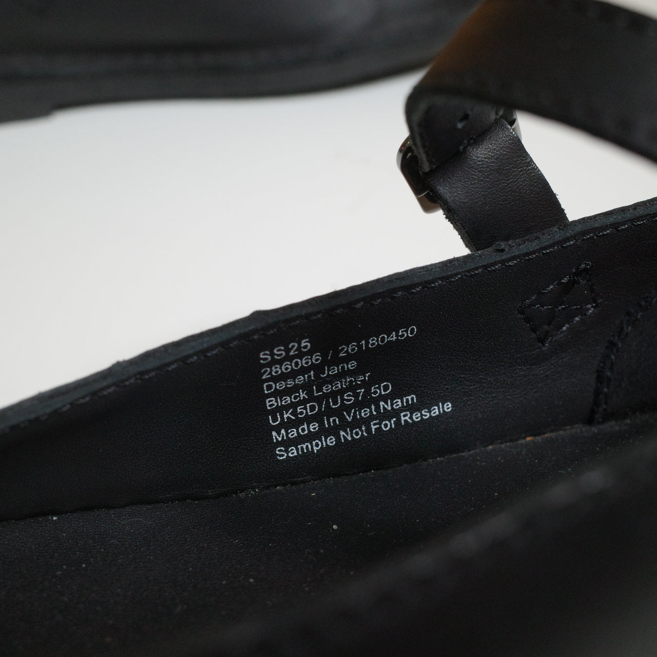 Clarks Originals Womens Desert-Jane SAMPLE Black 26180450 UK5D US7.5