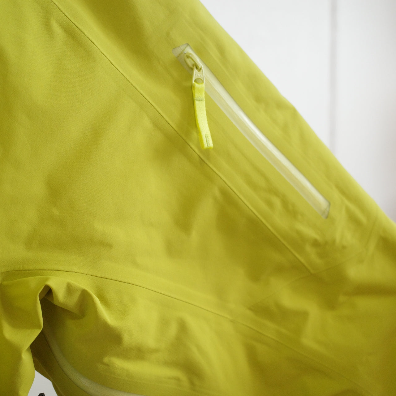 NEW Arc'teryx Sabre Insulated GTX Performance Yellow Lampyre Mens XL Waterproof