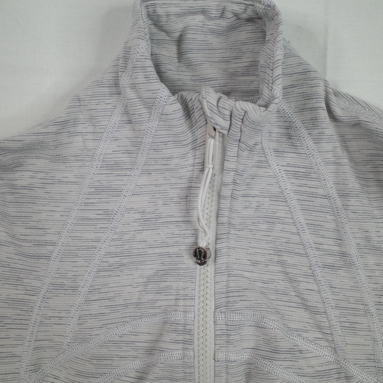 Lululemon Define Gray Quarter Zip Womens Size 0 167/74Y Yoga