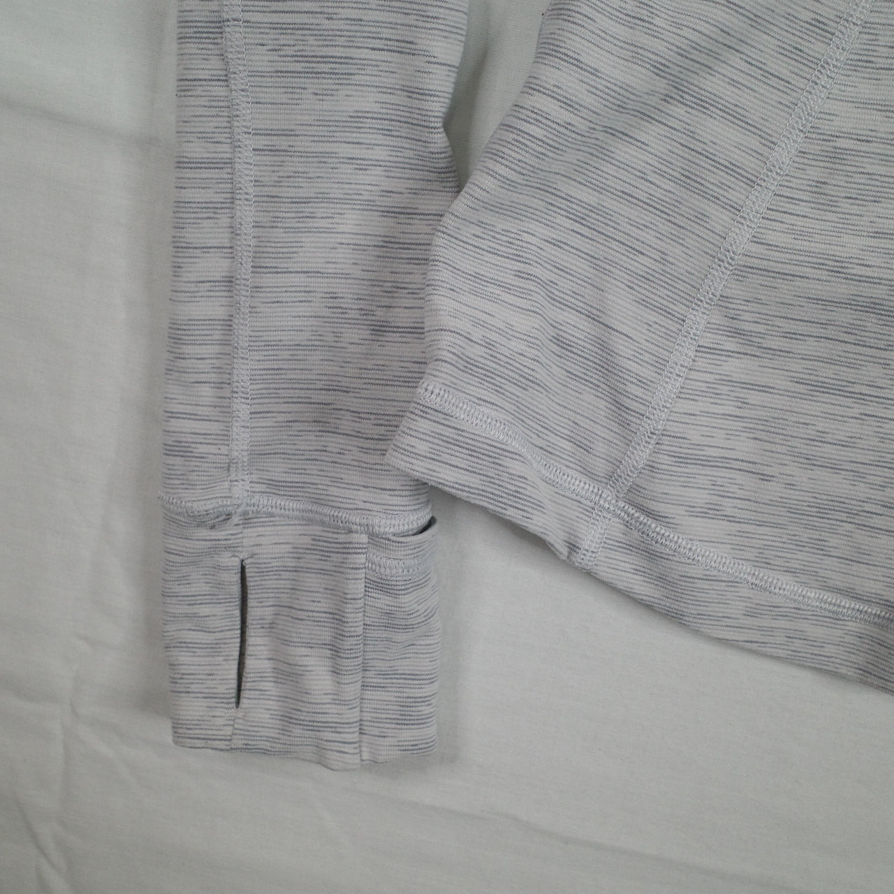 Lululemon Define Gray Quarter Zip Womens Size 0 167/74Y Yoga