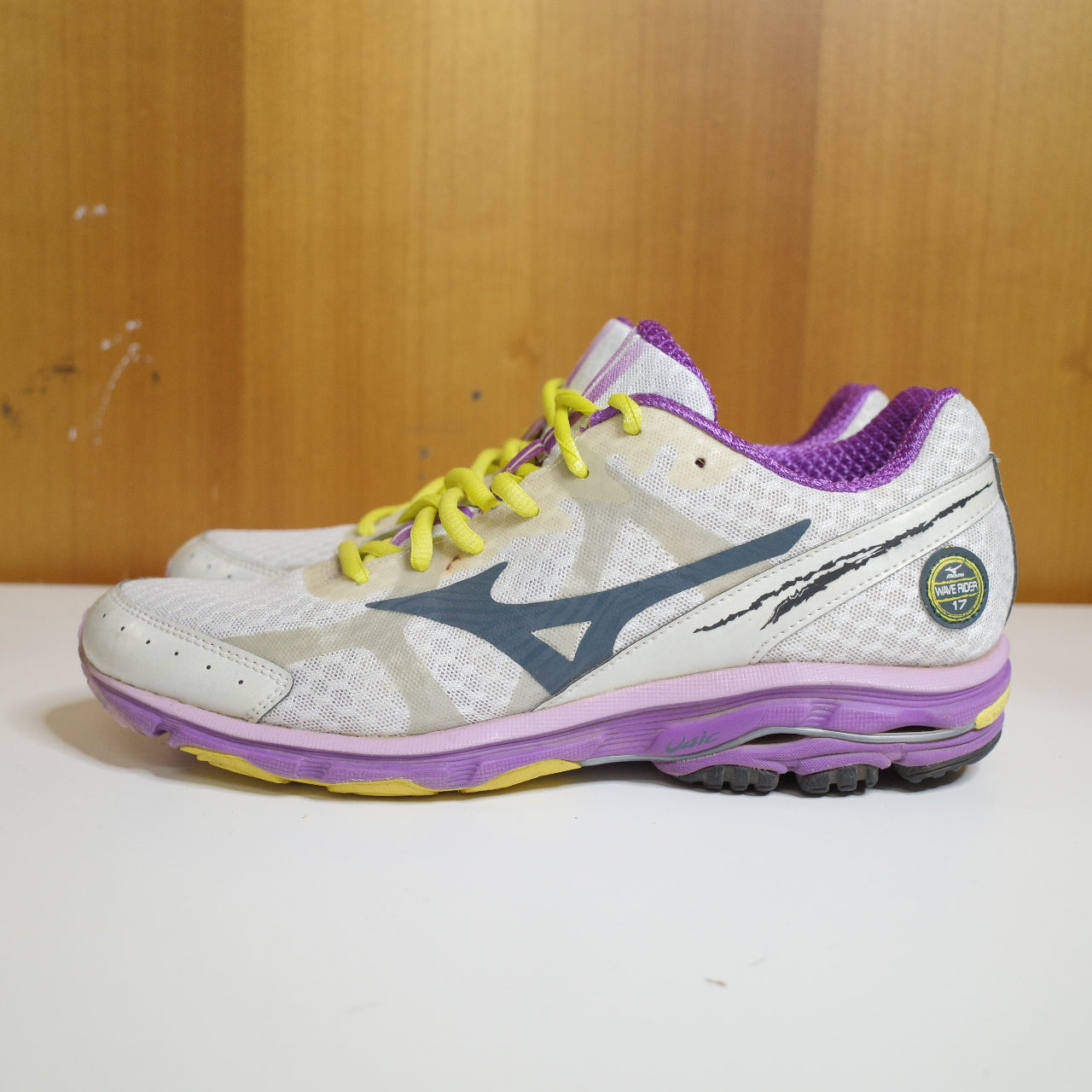Mizuno Women's Size 10 Wave Rider 17 Running Shoes White Black Purple