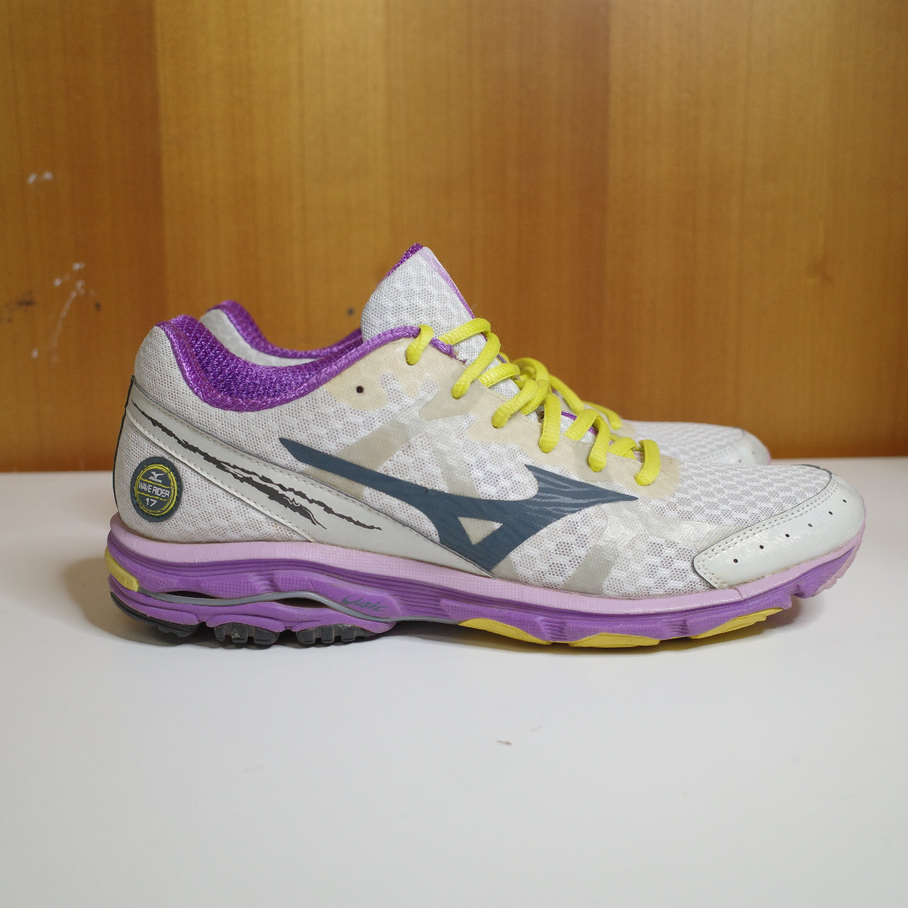 Mizuno Women's Size 10 Wave Rider 17 Running Shoes White Black Purple