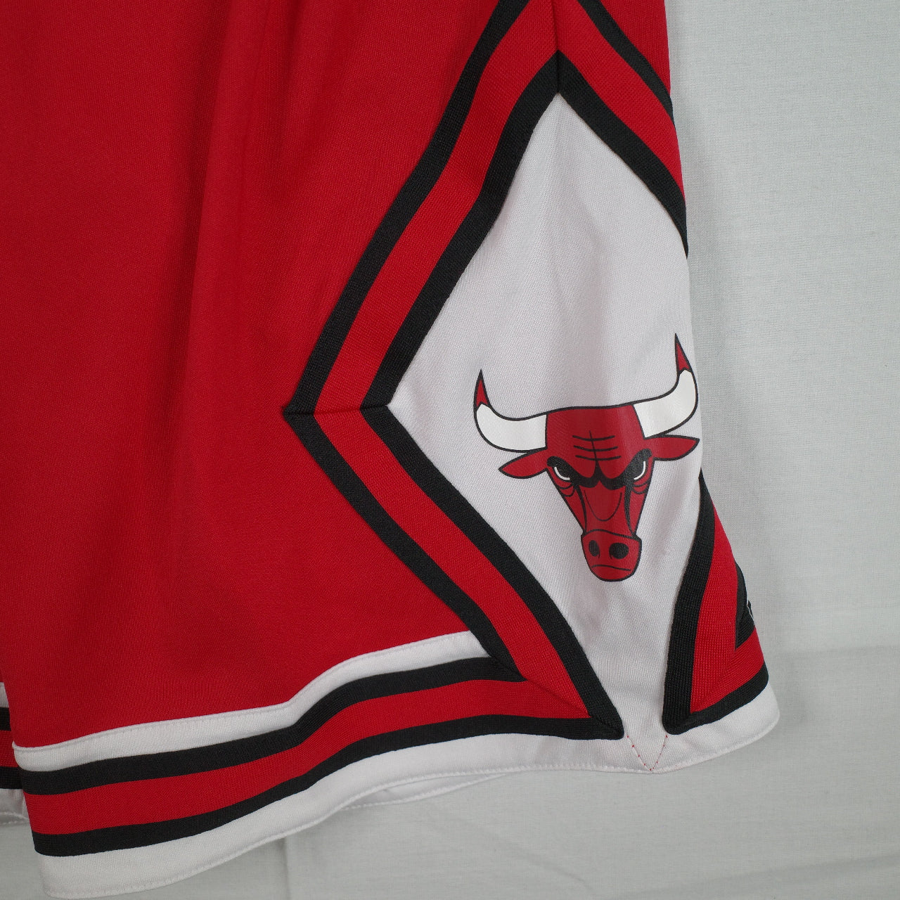 Chicago Bulls Shorts kids 11-12 Youth Red Basketball Swingman NBA Size