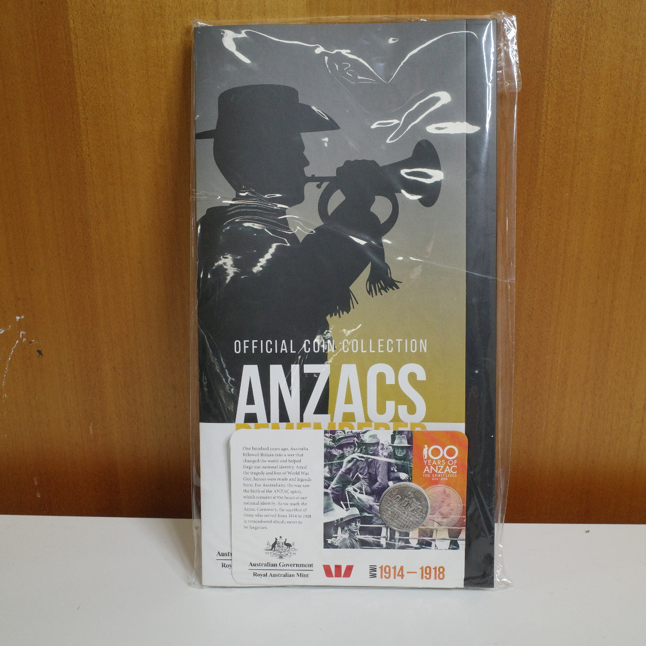 WWI ANZAC COMMEMORATIVE COIN: 1914-1918 (2015 20c COIN 100 YEARS OF ANZAC) WITH BINDER