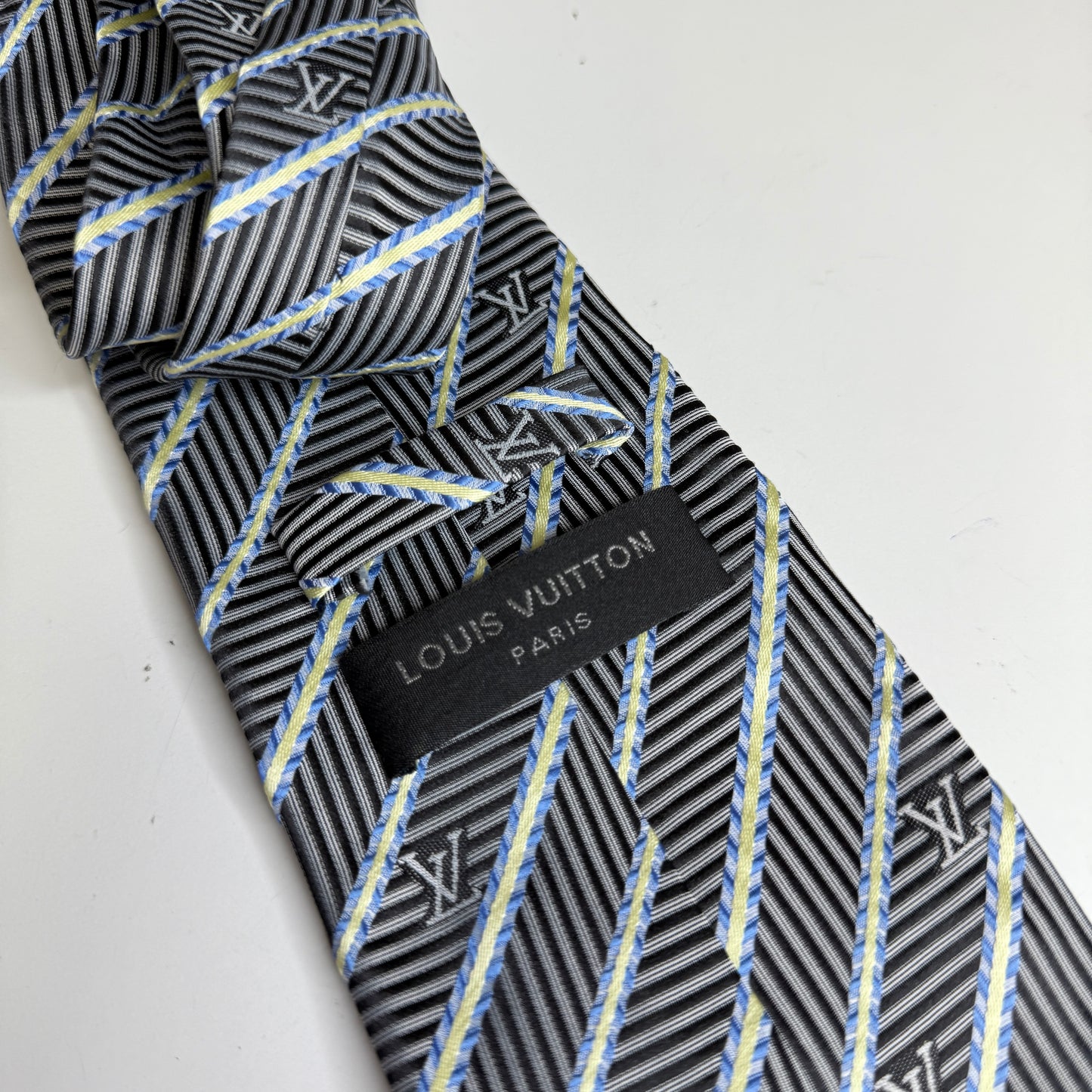 LOUIS VUITTON Silk Neck Tie LV Logo Gray Handmade In Made In Italy