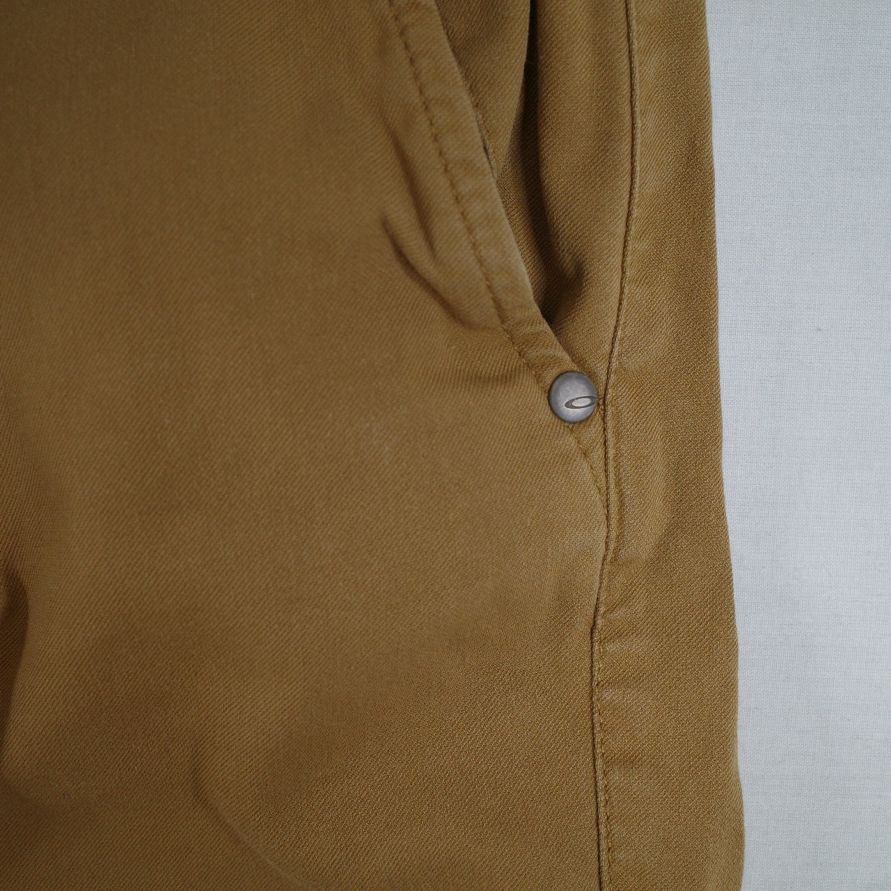 Oakley Chino Shorts Mens Size 36 Khaki Casual Wear