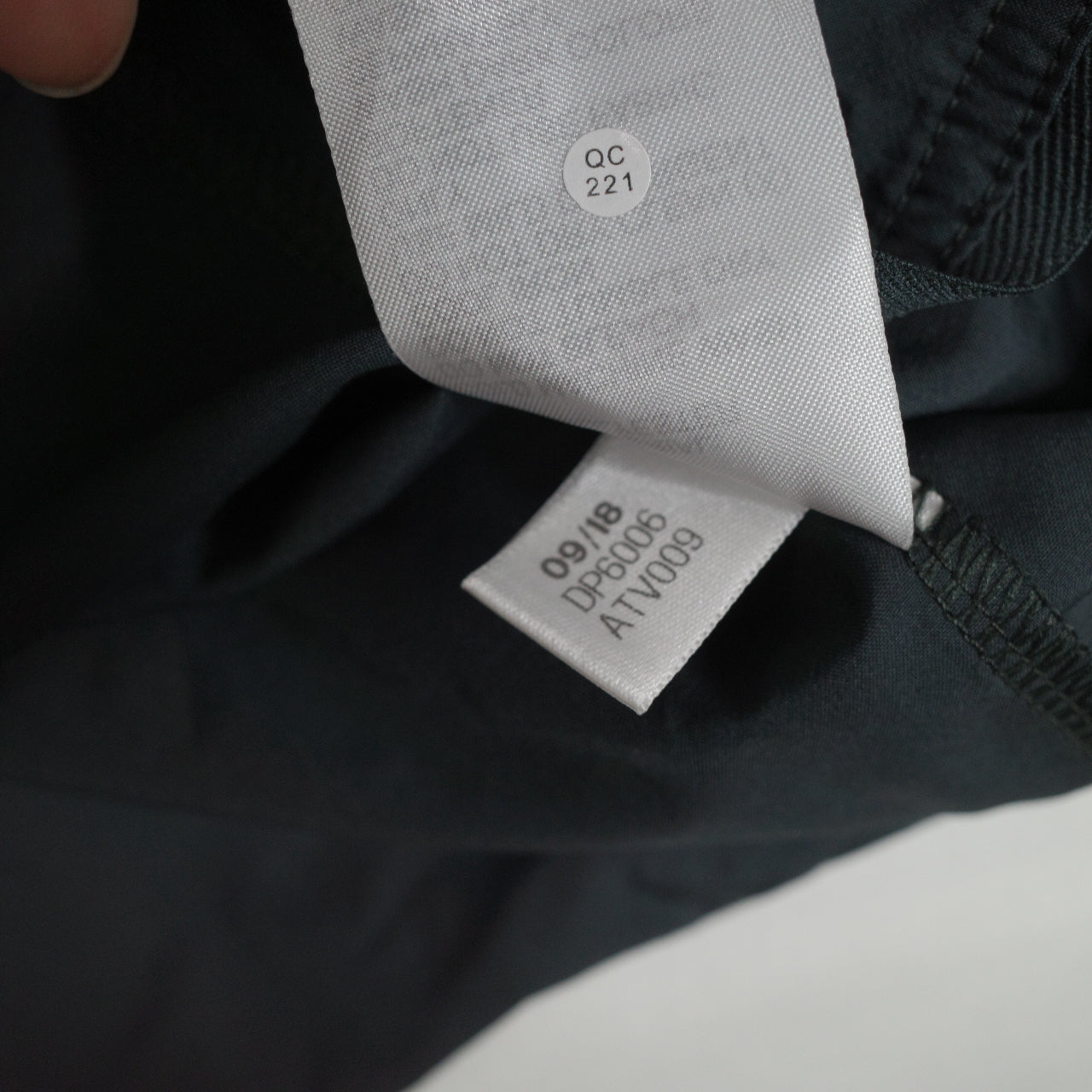 Adidas AFL Tasmania Hawks Light Weight Grey Jacket Mens Small