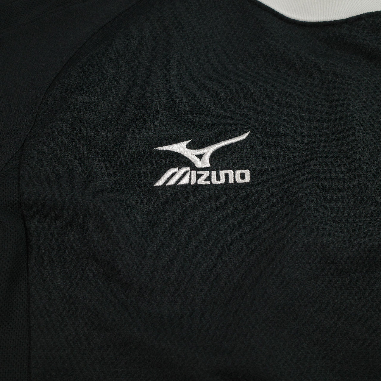 Vintage Mizuno Black Soccer Jersey Black White Ringer Short Sleeve T-Shirt Small