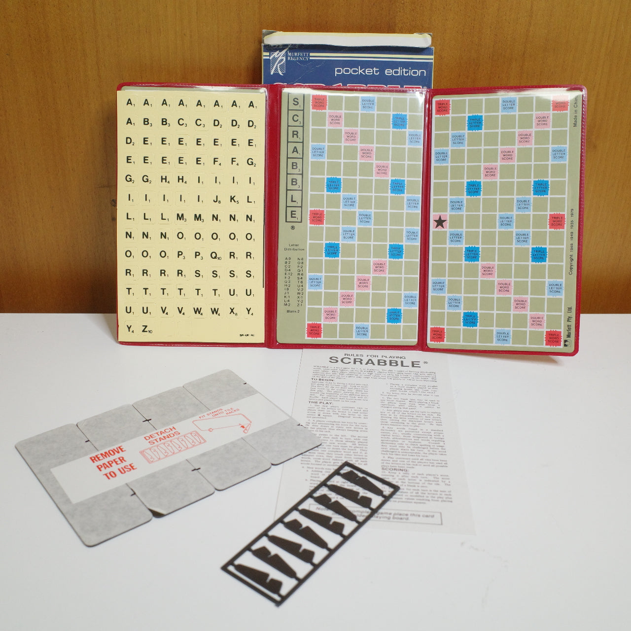 Scrabble Pocket Edition Portable Crossword Game Murfett NEW