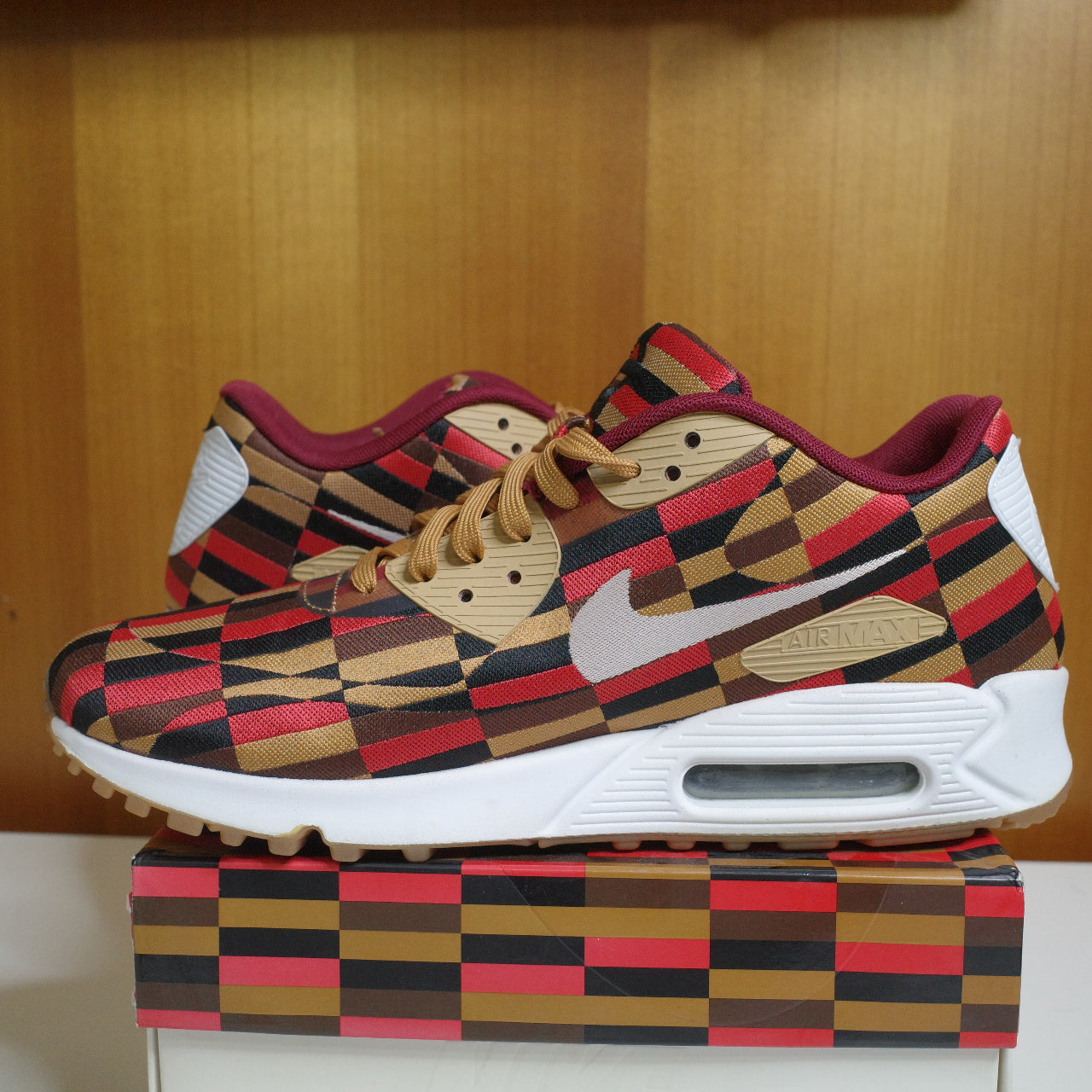 Nike Air Max 90 'London Underground' 651322-106 Men's Size 11 Shoes
