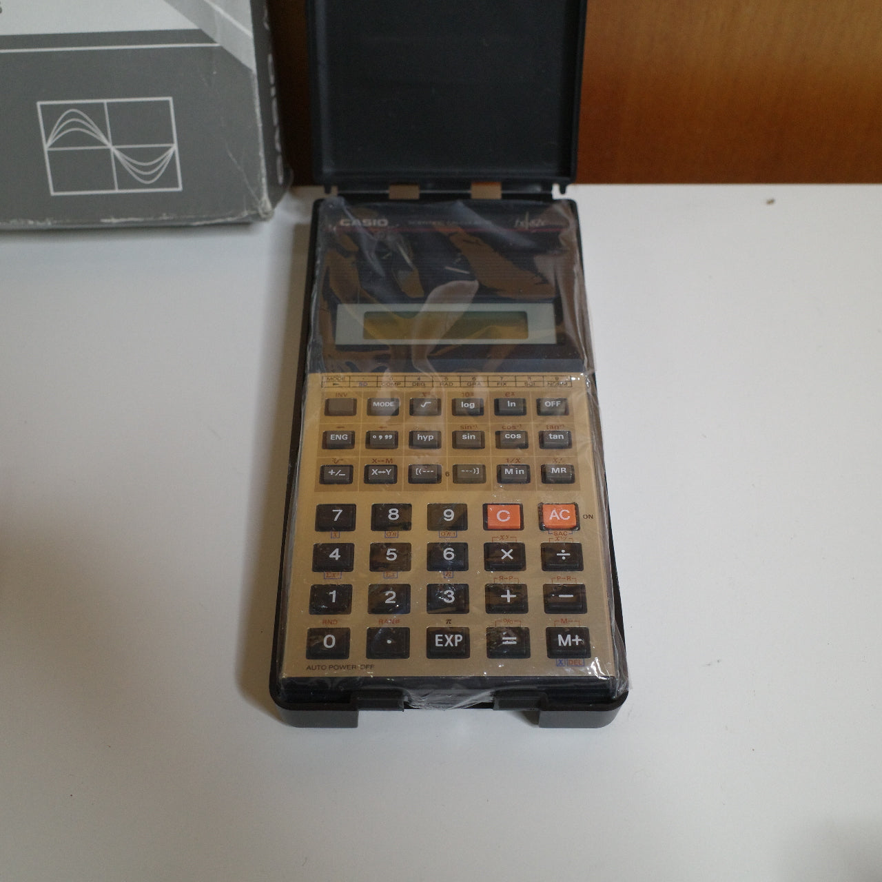 NEW Casio Scientific Calculator, FX-82C Vintage with case And Manual + Original Box