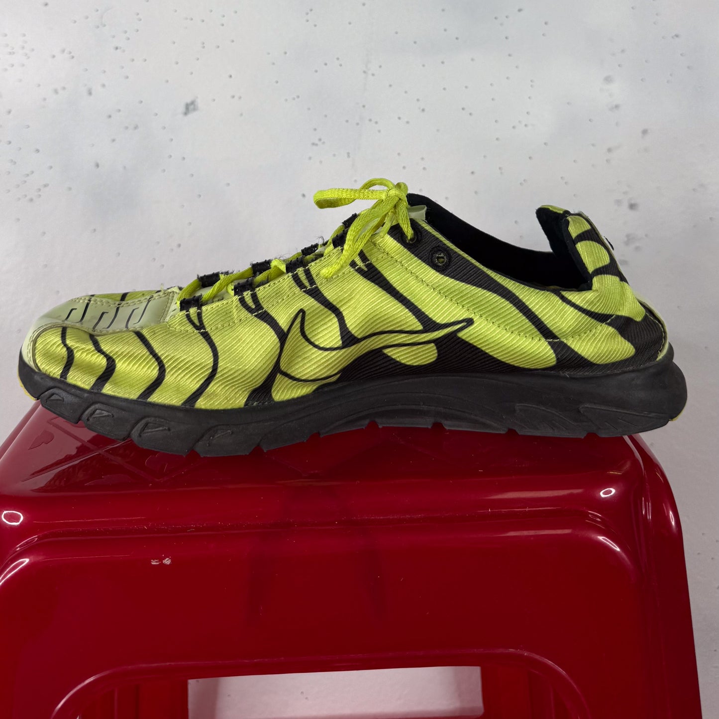 Nike Mayfly Air Max Plus Tribute Neon (US9)