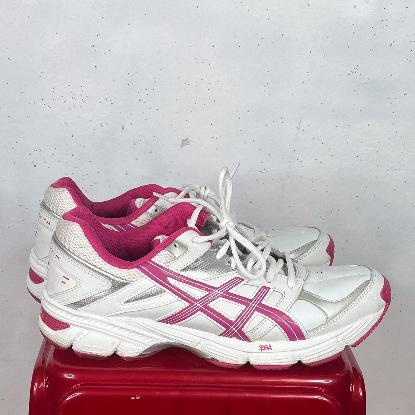 Asics Gel 190 TR "White/Pink" (US9.5 / W US11)