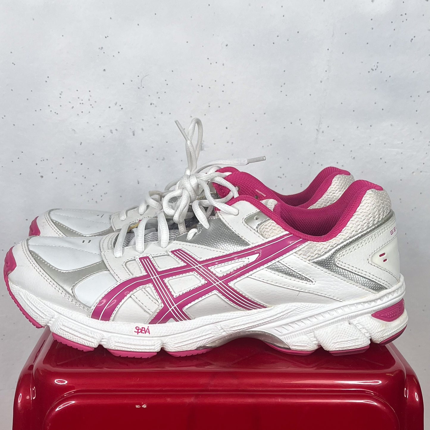 Asics Gel 190 TR "White/Pink" (US9.5 / W US11)