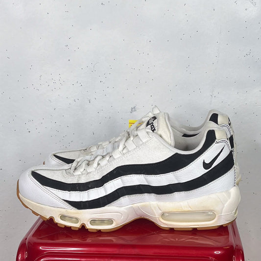 Nike Air Max 95 "Juventus" Retro 2018 (Women's US11 / Men's US9.5)